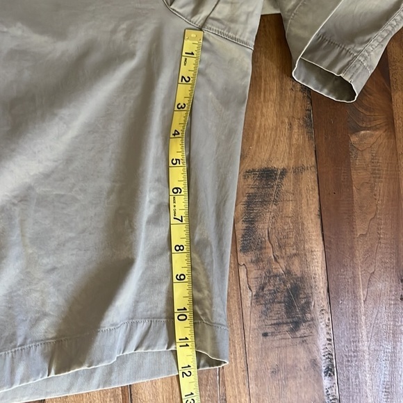 The North Face tan shorts - Picture 7 of 7